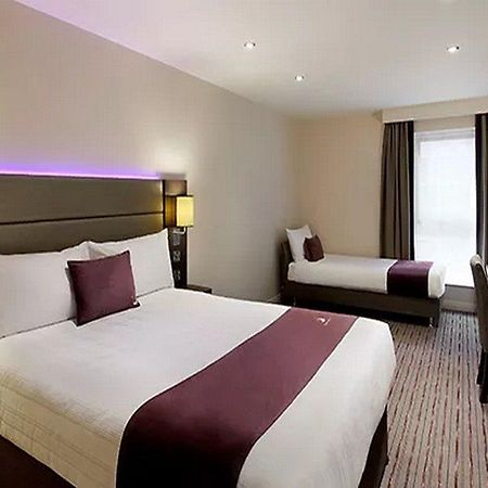 Premier Inn Premier Inn Witney Bagian luar foto